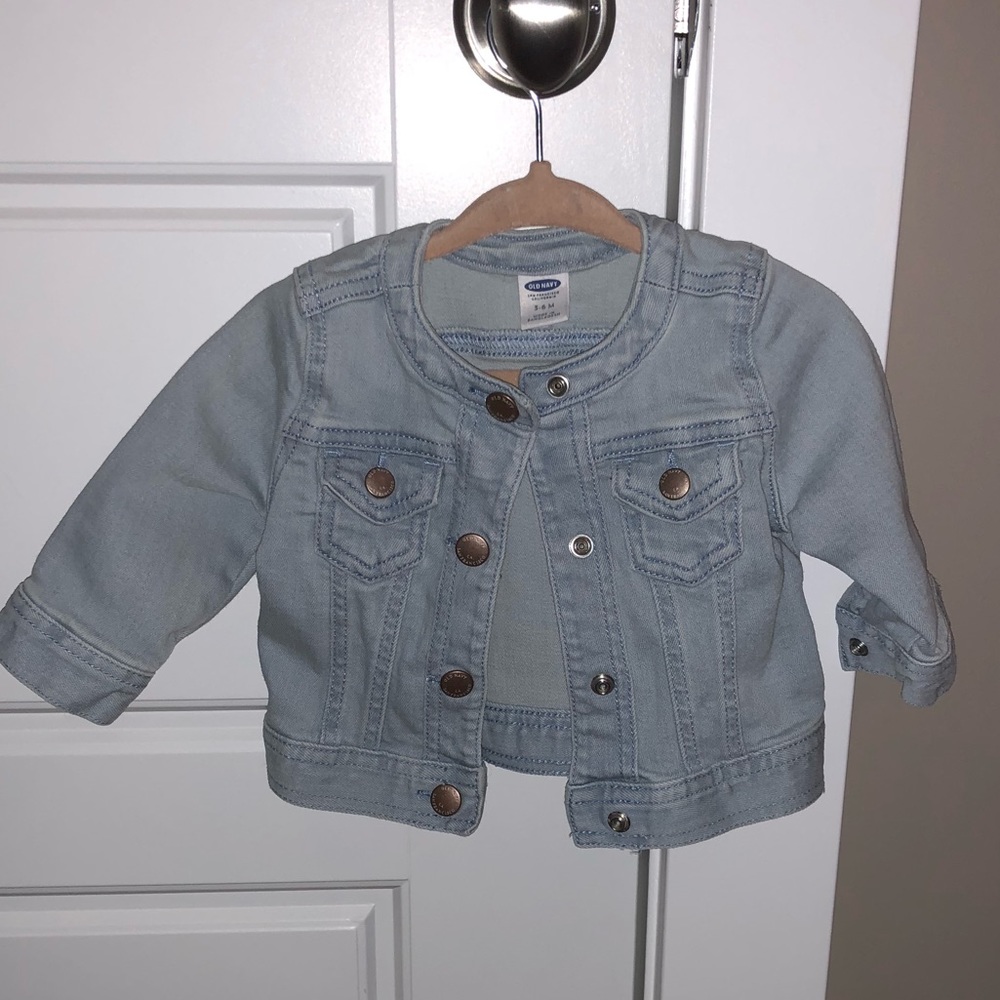 Worn once Old Navy size 3-6 month denim jacket